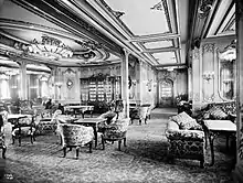 Salón principal de primera clase del Olympic, afín al del Titanic. Su decoración se inspiraba en el Palacio de Versalles.