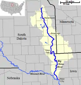 El río Big Sioux forma la parte sur de su frontera este, con Iowa