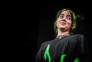 Billie Eilish, cantante nacida el 18 de diciembre de 2001.
