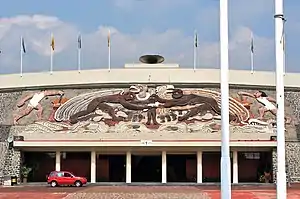 Estadio olímpico universitario, relieves de Diego Rivera.