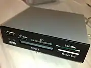 Lector de tarjetas de memoria, dispositivo interno de bahía de unidad de 3,5" con conexión USB 2.0.