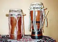 Dos tambores Sabar del Senegal.