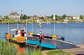 La pequeña localidad de Veen (Aalburg) vista desde Aalst