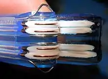 Cable SATA&nbsp;3.0 (6&nbsp;Gbit/s) mostrando pares diferenciales blindados.